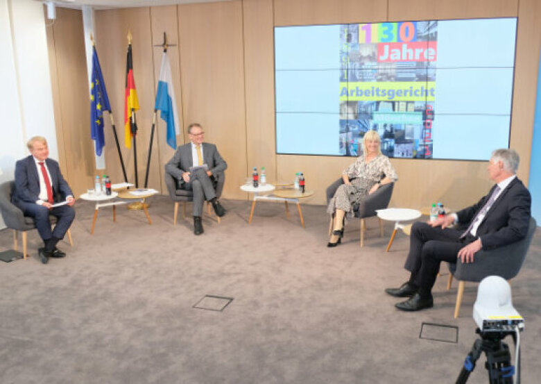 Podiumsdiskussion